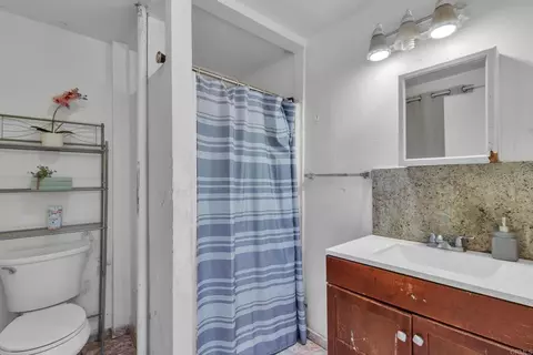 Bath - 610 W 11th Ave, Escondido, CA 92025 photo 3 of 3