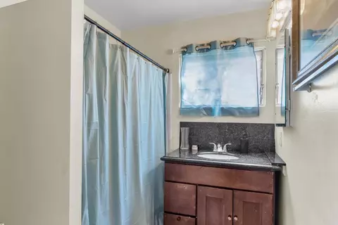 Bath - 610 W 11th Ave, Escondido, CA 92025 photo 1 of 3