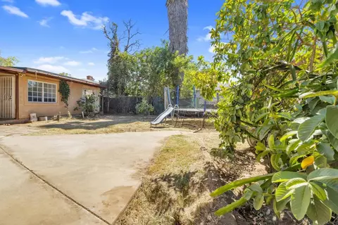 Exterior - 610 W 11th Ave, Escondido, CA 92025 photo 4 of 6