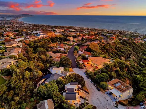 View/Area - 6105 Avenida Chamnez, La Jolla, CA 92037 photo 1 of 14