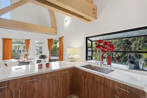 Kitchen - 6105 Avenida Chamnez, La Jolla, CA 92037 photo 3 of 7