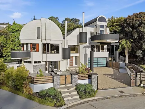 Exterior - 6105 Avenida Chamnez, La Jolla, CA 92037 photo 10 of 11