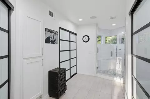 Entry Way - 6105 Avenida Chamnez, La Jolla, CA 92037 photo 1 of 4