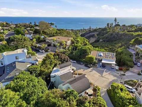 View/Area - 6105 Avenida Chamnez, La Jolla, CA 92037 photo 7 of 14