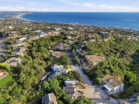 View/Area - 6105 Avenida Chamnez, La Jolla, CA 92037 photo 9 of 14