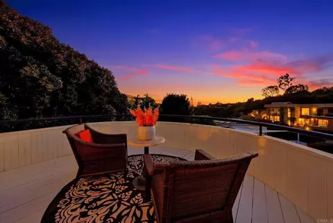Exterior - 6105 Avenida Chamnez, La Jolla, CA 92037 photo 2 of 11