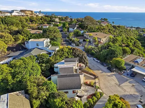 View/Area - 6105 Avenida Chamnez, La Jolla, CA 92037 photo 8 of 14