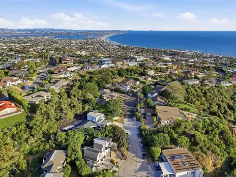 View/Area - 6105 Avenida Chamnez, La Jolla, CA 92037 photo 10 of 14