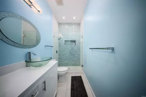 Bath - 42950 Ivy St, Murrieta, CA 92562 photo 4 of 6