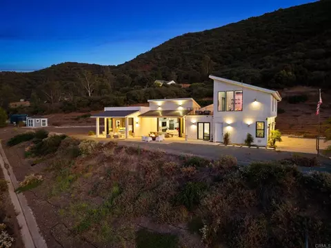 Exterior - 42950 Ivy St, Murrieta, CA 92562 photo 12 of 14