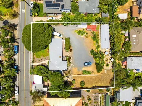 735 Cornish Dr, Encinitas, CA 92024 photo 2