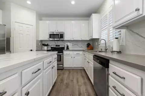 Kitchen - 7373 Seafarer Pl, Carlsbad, CA 92011 photo 2 of 6
