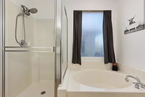 Bath - 7373 Seafarer Pl, Carlsbad, CA 92011 photo 3 of 5