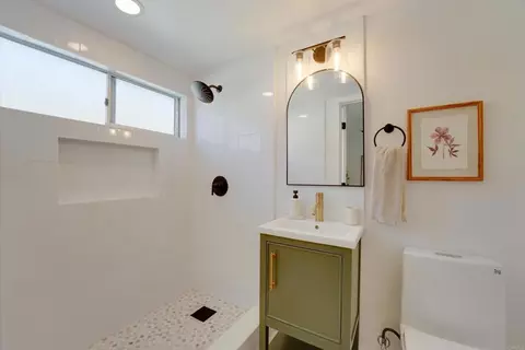Bath - 1334 Partridge Ln, Oceanside, CA 92054 photo 1 of 2