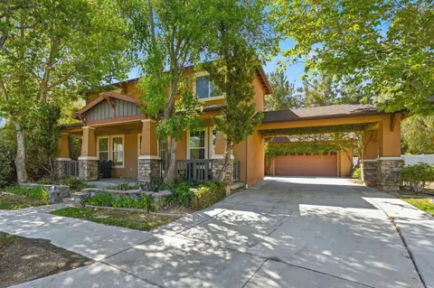Exterior - 29255 Providence Rd, Temecula, CA 92591 photo 3 of 8