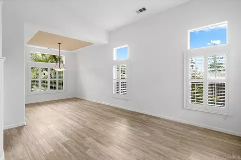 Living - 3173 Willow Tree Ln, Escondido, CA 92027 photo 7 of 9