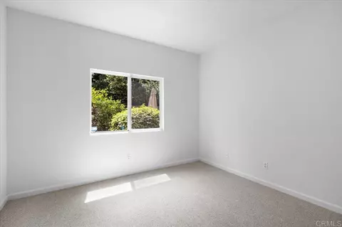 Bedroom - 3173 Willow Tree Ln, Escondido, CA 92027 photo 4 of 9