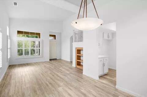 Living - 3173 Willow Tree Ln, Escondido, CA 92027 photo 3 of 9