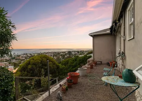 Exterior - 6530 Manana Pl, La Jolla, CA 92037 photo 10 of 11