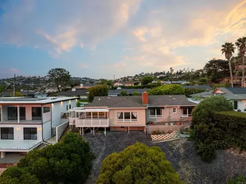 View/Area - 6530 Manana Pl, La Jolla, CA 92037 photo 8 of 16