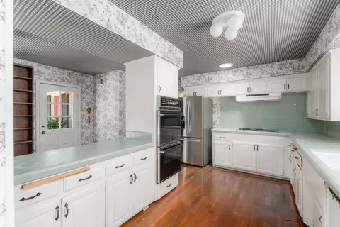 Kitchen - 6530 Manana Pl, La Jolla, CA 92037 photo 3 of 3