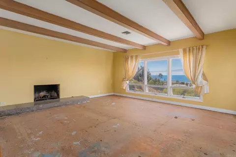 Living - 6530 Manana Pl, La Jolla, CA 92037 photo 1 of 8