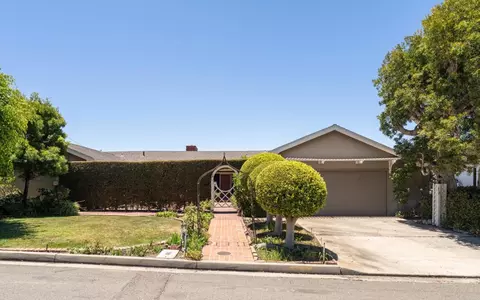 6530 Manana Pl, La Jolla, CA 92037