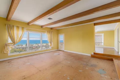 Living - 6530 Manana Pl, La Jolla, CA 92037 photo 4 of 8