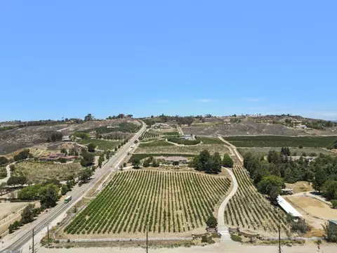 View/Area - 36910 Pauba Rd, Temecula, CA 92592 photo 4 of 4