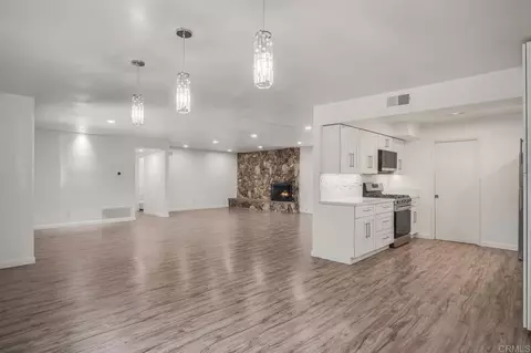 Living - 455 Filbert St, El Cajon, CA 92020 photo 6 of 7