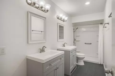 Bath - 455 Filbert St, El Cajon, CA 92020 photo 1 of 3