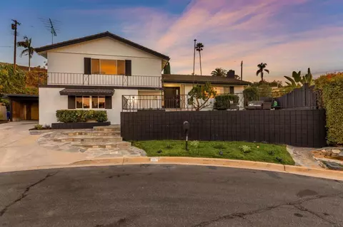 Exterior - 667 Crescent Ln, Vista, CA 92084 photo 11 of 12