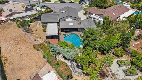 View/Area - 667 Crescent Ln, Vista, CA 92084 photo 2 of 6