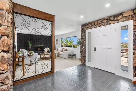 Entry Way - 667 Crescent Ln, Vista, CA 92084 photo 2 of 5