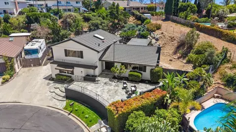 View/Area - 667 Crescent Ln, Vista, CA 92084 photo 4 of 6