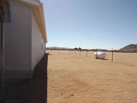 60382 Stearman, Landers, CA 92285 photo 3