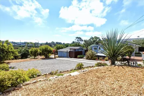Exterior - 697 Ocean View Ave, Encinitas, CA 92024 photo 17 of 21