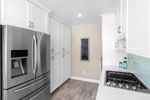 Kitchen - 697 Ocean View Ave, Encinitas, CA 92024 photo 3 of 7