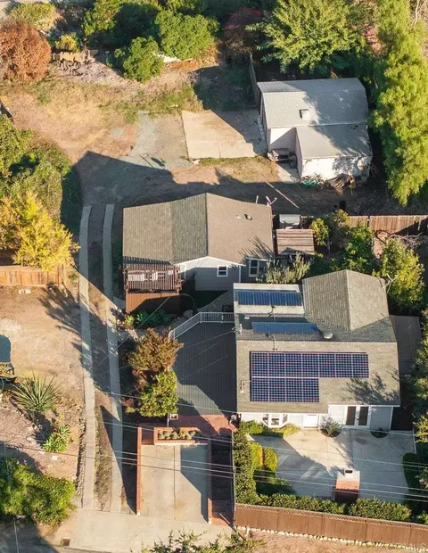 View/Area - 697 Ocean View Ave, Encinitas, CA 92024 photo 2 of 10