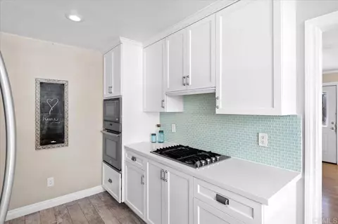 Kitchen - 697 Ocean View Ave, Encinitas, CA 92024 photo 4 of 7