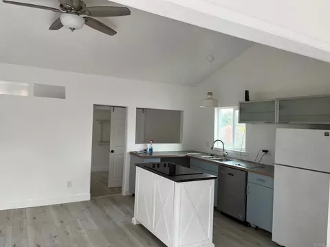 Kitchen - 697 Ocean View Ave, Encinitas, CA 92024 photo 6 of 7