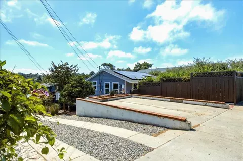 Exterior - 697 Ocean View Ave, Encinitas, CA 92024 photo 15 of 21