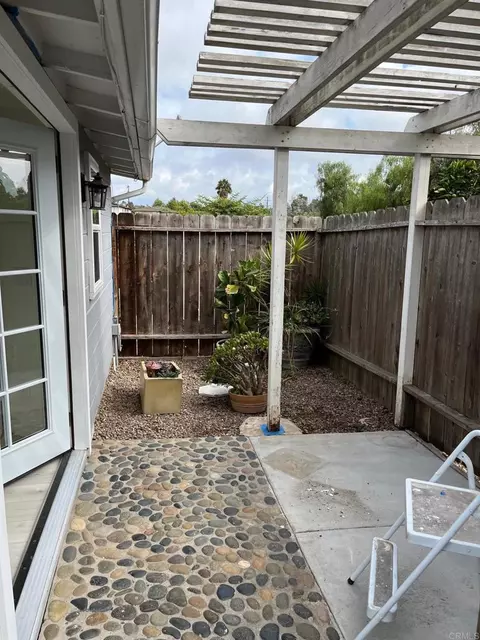 Exterior - 697 Ocean View Ave, Encinitas, CA 92024 photo 13 of 13