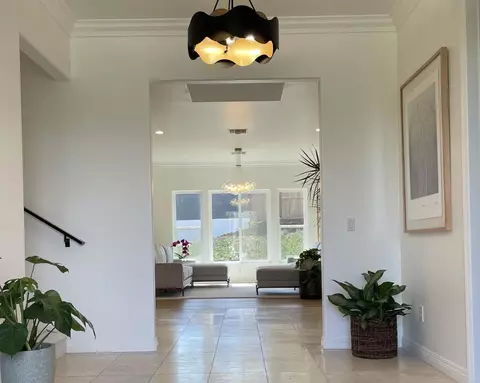 Entry Way - 4305 Manchester Ave, Encinitas, CA 92024 photo 2 of 9