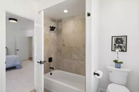Bath - 4305 Manchester Ave, Encinitas, CA 92024 photo 7 of 10