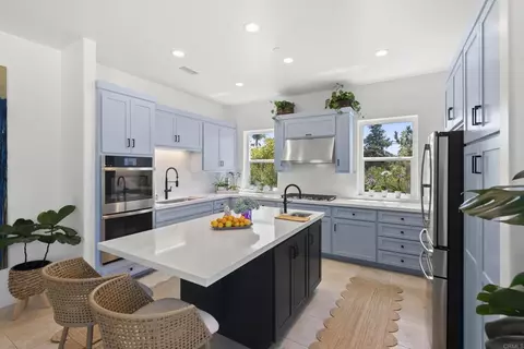 Kitchen - 4305 Manchester Ave, Encinitas, CA 92024 photo 2 of 5