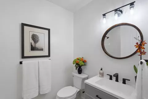 Bath - 4305 Manchester Ave, Encinitas, CA 92024 photo 1 of 10