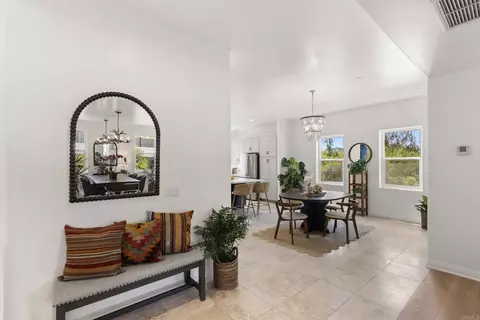 Entry Way - 4305 Manchester Ave, Encinitas, CA 92024 photo 3 of 9
