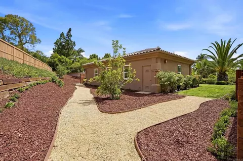 Exterior - 4305 Manchester Ave, Encinitas, CA 92024 photo 3 of 4