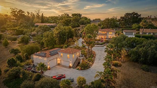 1865 Highgrove Dr, Escondido, CA 92027